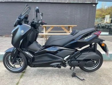 Yamaha X-Max 125 
